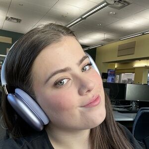 Meet your Posher, Reagan